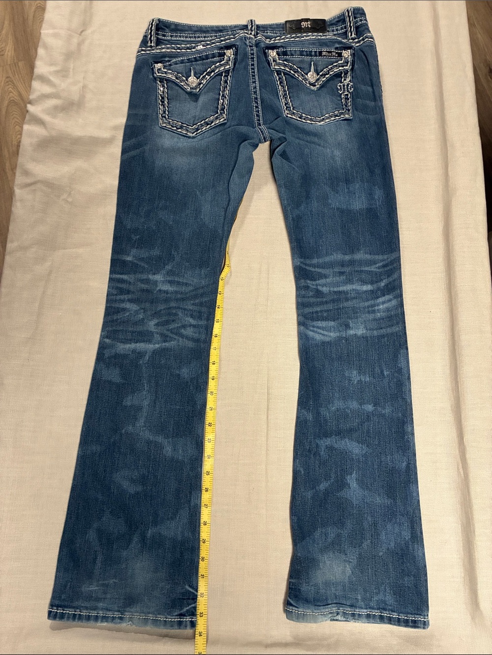 Miss Me Women’s Mid-Rise Slimboot Distressed Embroidered Jeans 31/34